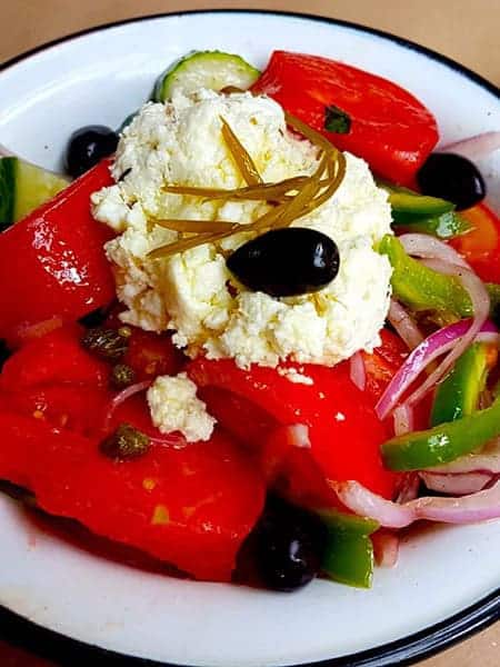 Greek salad mobile