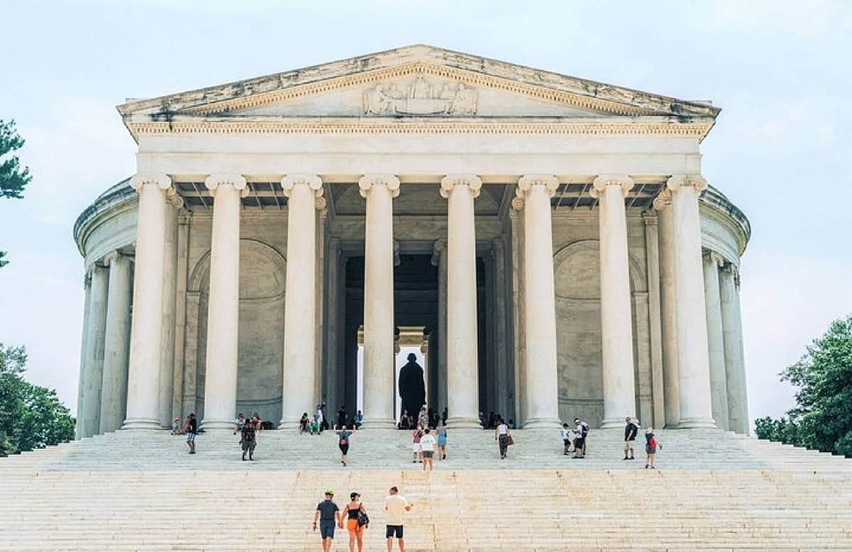 DC Morning Monuments Sightseeing Bus Tour with & Washington Monument Ticket